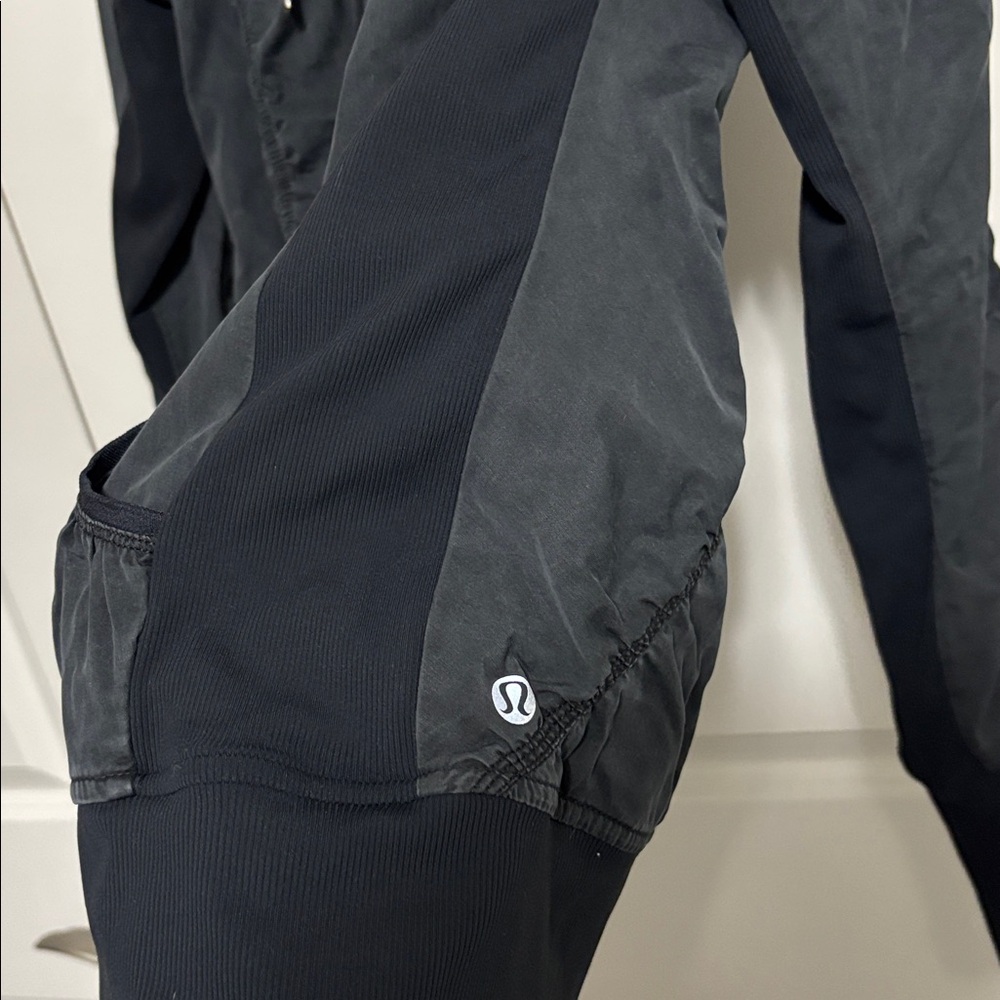 Lululemon Reversible Cool Down Jacket - Picture 4 of 10